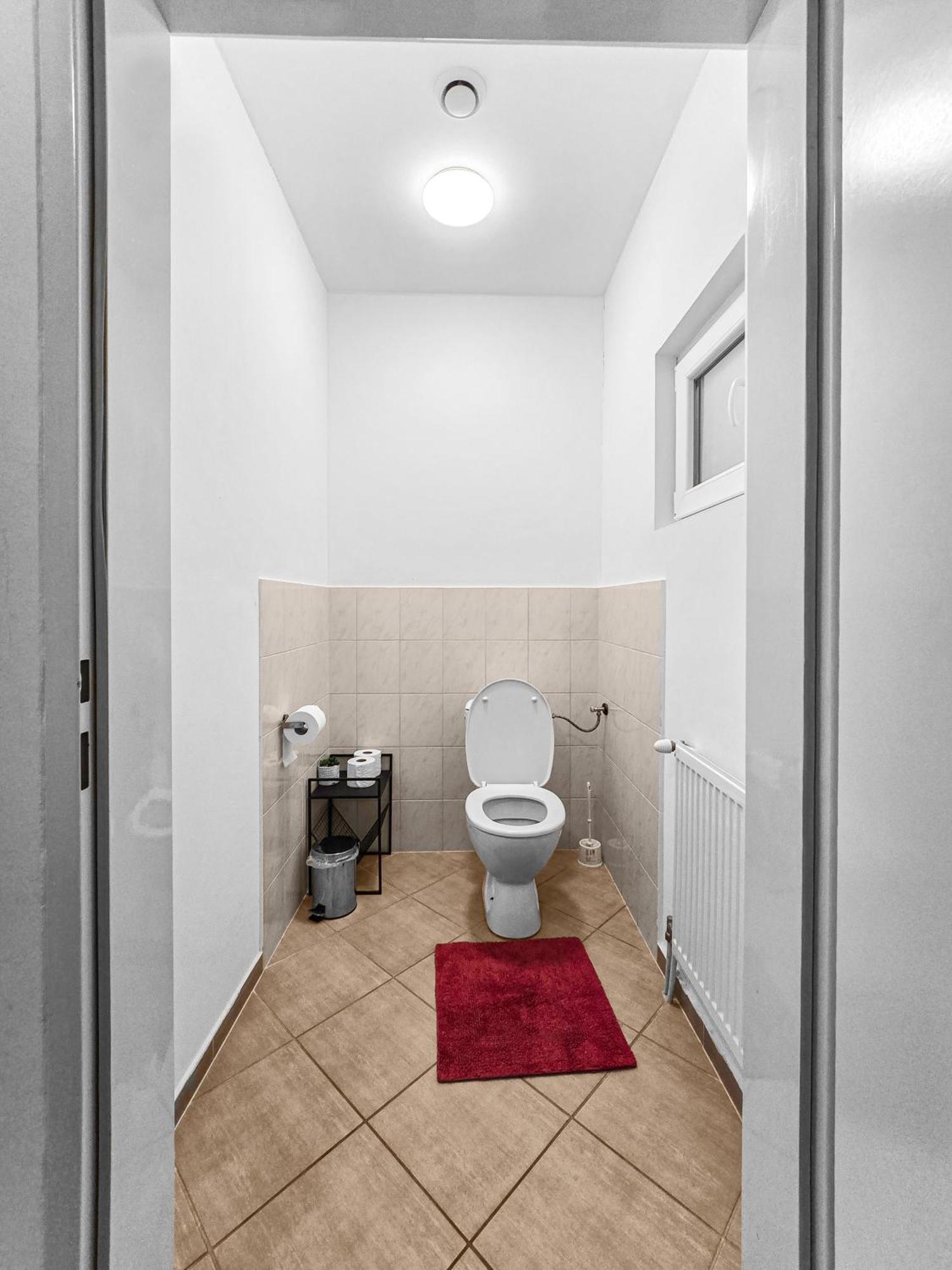 Three-Bedroom, Three King-Size Bed Retreat Вена Экстерьер фото
